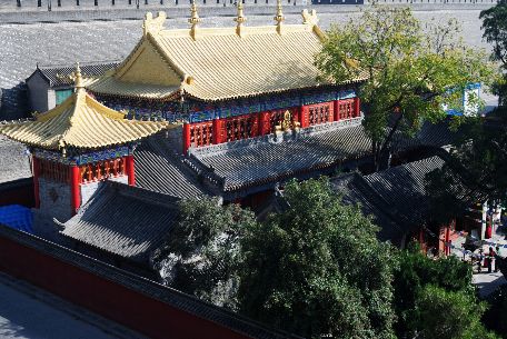 探寻四合院里的家庭温情：中国传统生活方式的微观展现